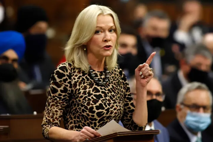 با رژیم وحشیانه جمهوری اسلامی، زندگی در شرایط آزاد اتفاق نمی‌افتد